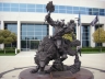 That's a huge statue of Thrall.